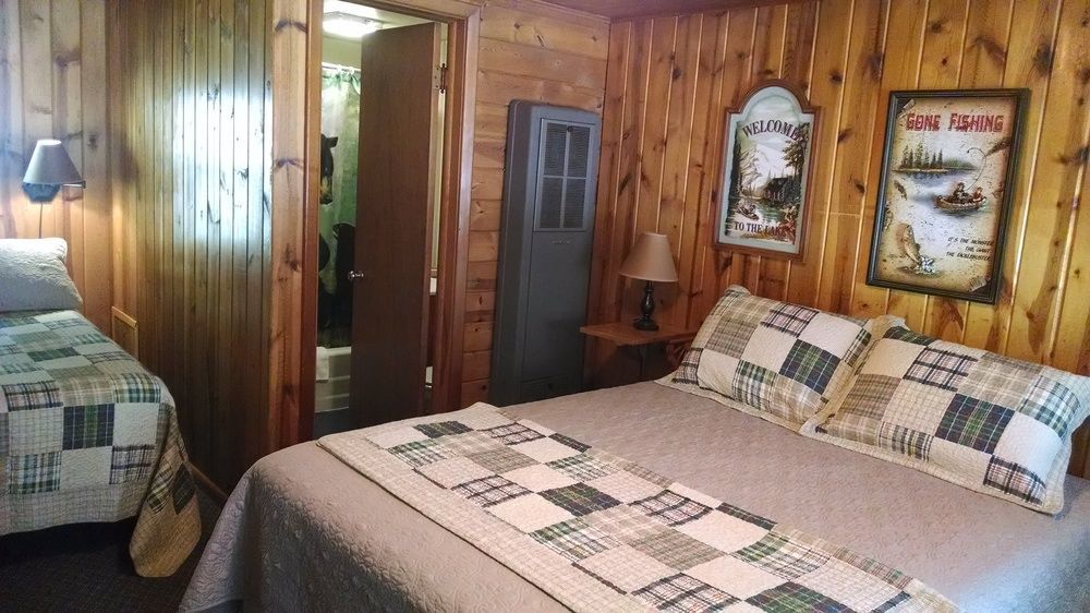 Trails End Cabins & Motel Hill City Exterior photo