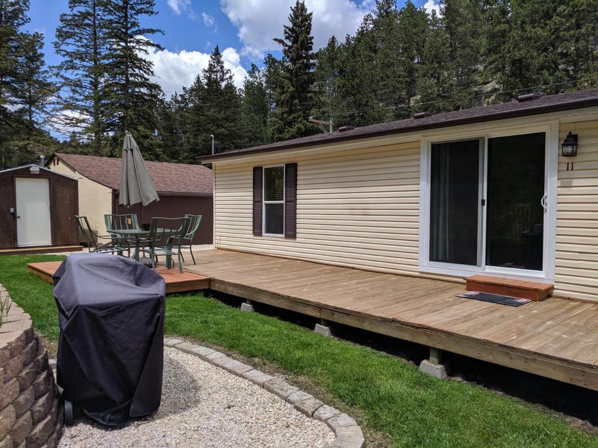 Trails End Cabins & Motel Hill City Exterior photo